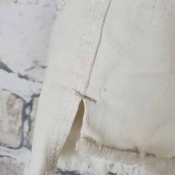 Free People Runaway Slouch Cutoffs Button Fly Cream Denim Size 24 Festival - Picture 6 of 16